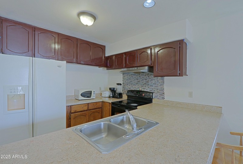 Apartment - 2Bed1Bath - Kitchen