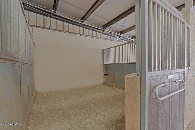 Barn 7 - Stall