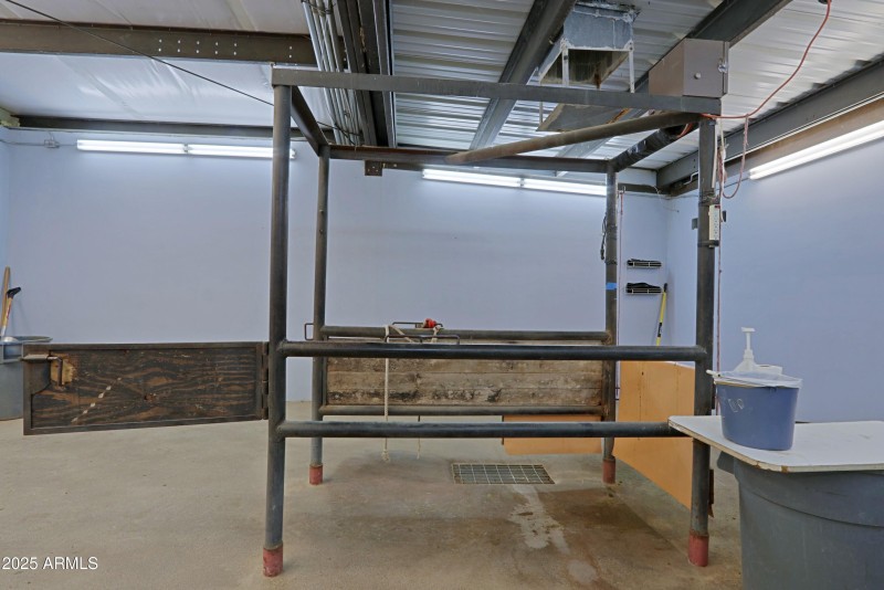 Barn Treatment Room 2 - Squeeze