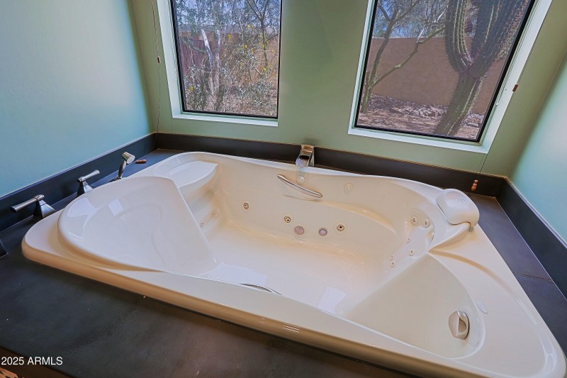 House - Master Bath 4