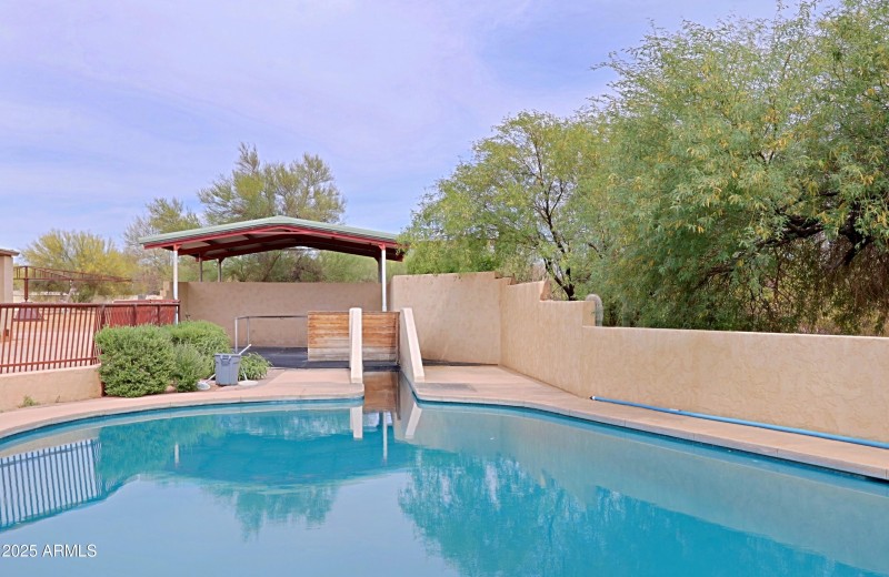 Outdoor Horse Area - Pool 2