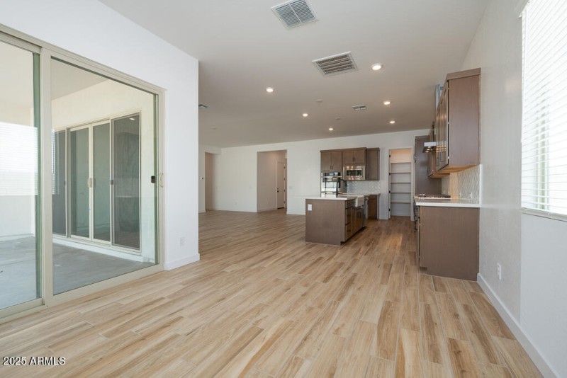 Tri Pointe Terraza 93 - Dining-2MLS