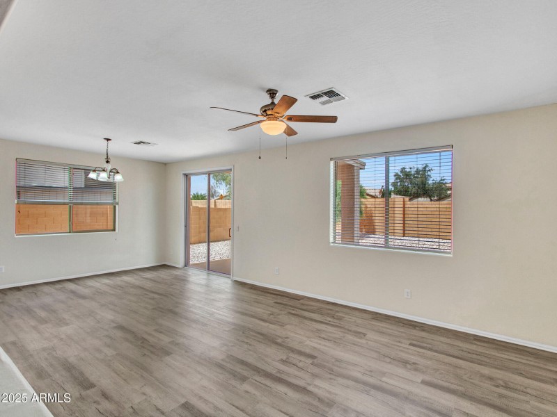 07-Living room (2)