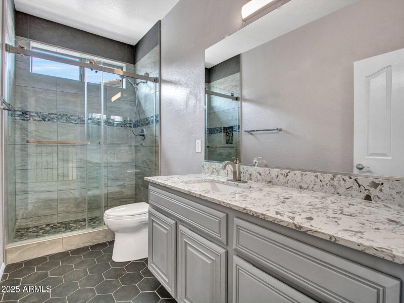 14-Hall bath
