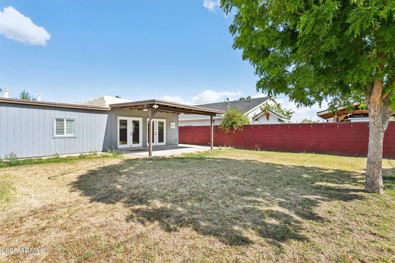 34-web-or-mls-6814-n-14th-st