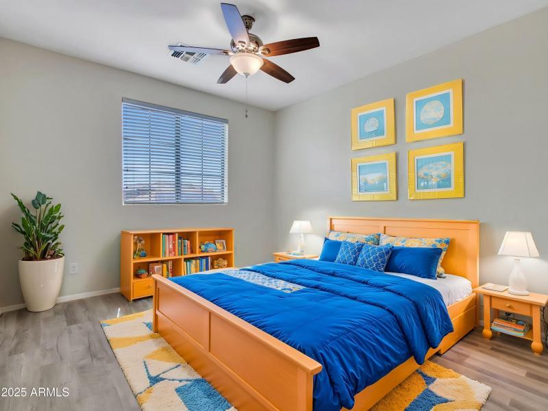 15-Bedroom3
