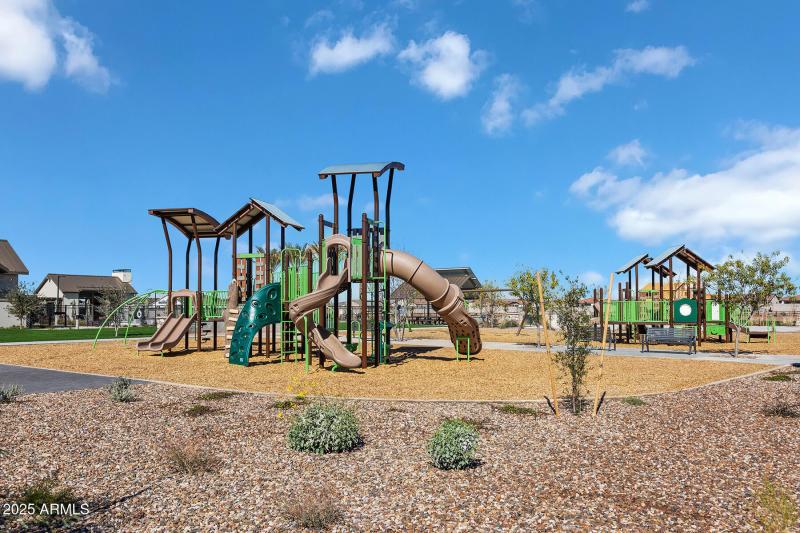 Mattamy_EmpirePointe_AmenityCenter_Playg