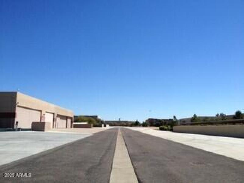 Hangar 2 3