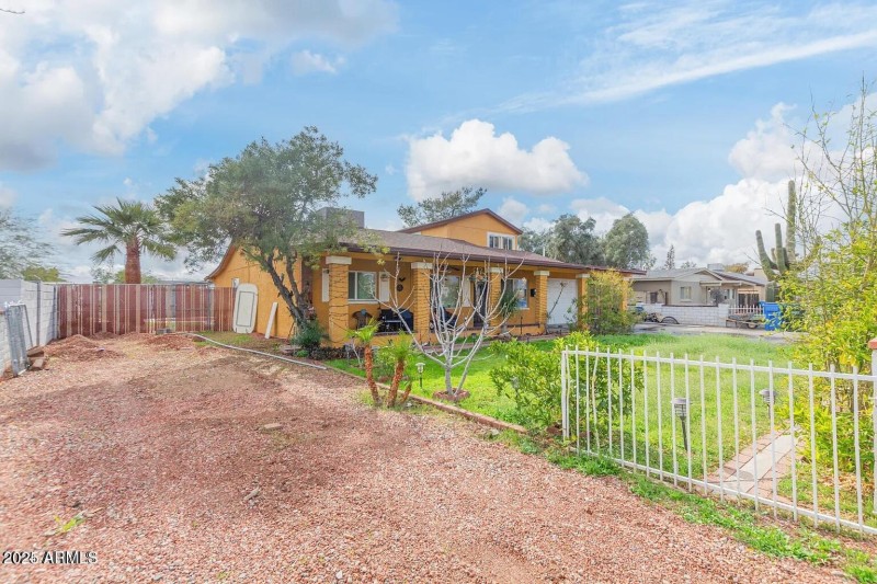 05 - Front of House