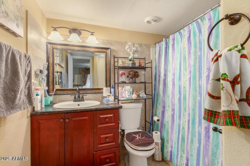 22 - Bathroom 2