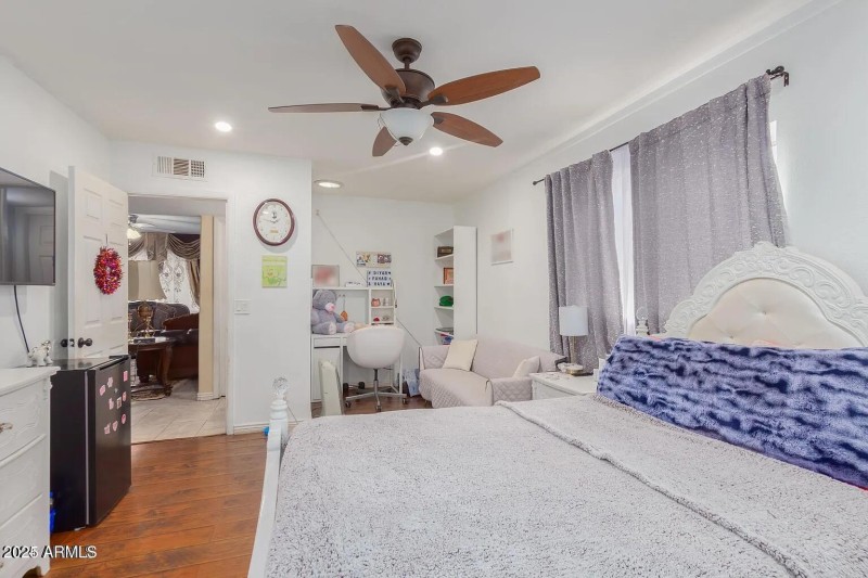 25 - Bedroom 3