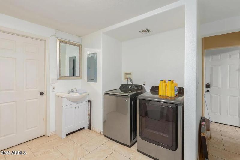 29 - Laundry Room