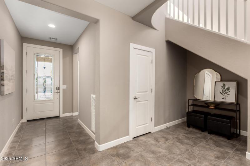 Versatile Main Floor