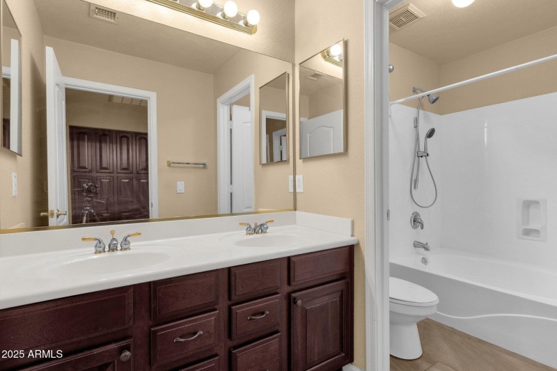 2nd bathroom
