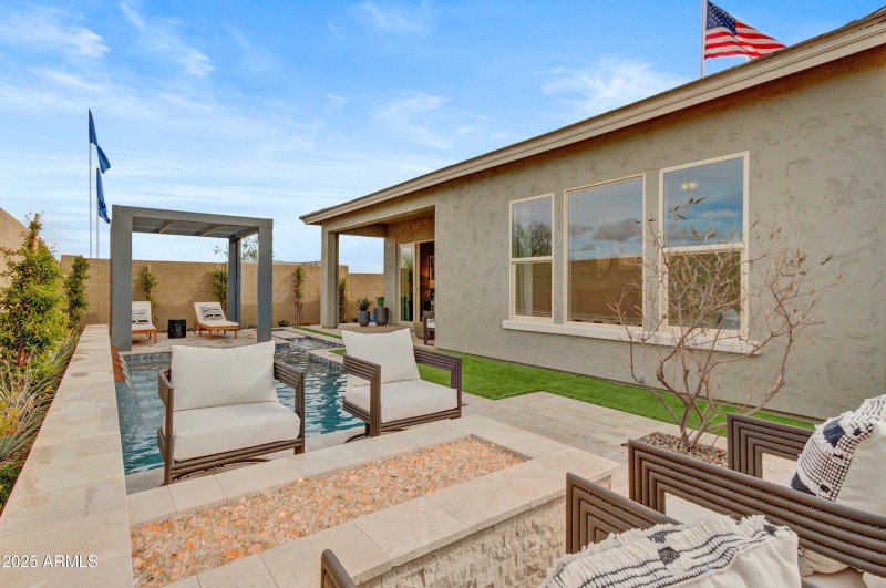 025_Backyard Fire Pit