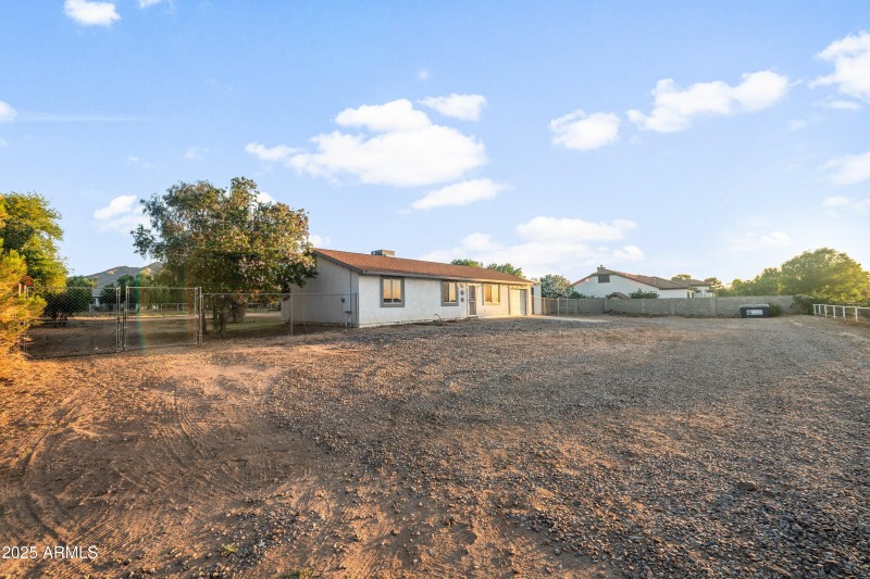 02-17707-E-Karsten-Drive-2