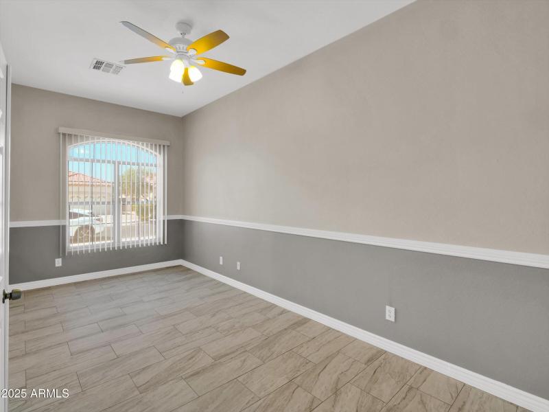 07-8854 W Augusta Avenue-7