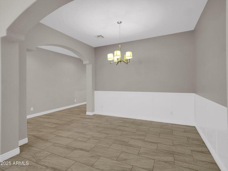 29-8854 W Augusta Avenue-29