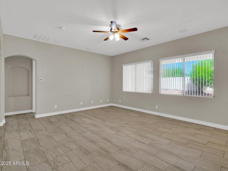 34-8854 W Augusta Avenue-34