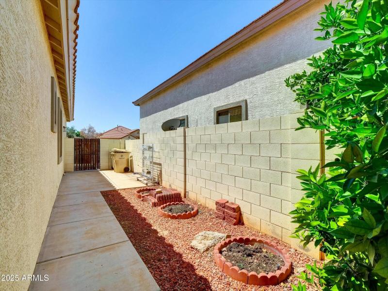 67-8854 W Augusta Avenue-67