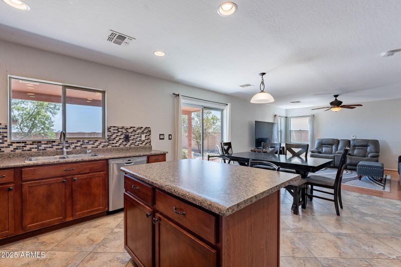 21-web-or-mls-Silverbell-21