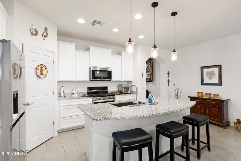 3655 N Astoria Dr-11