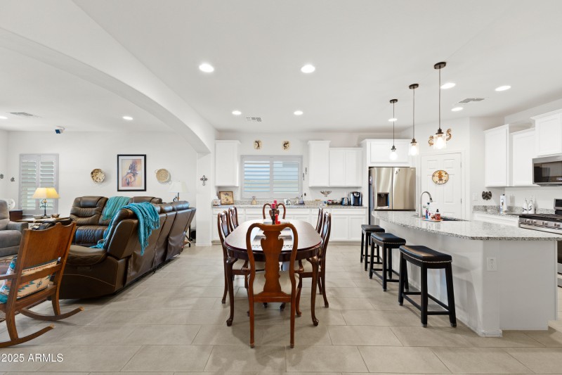 3655 N Astoria Dr-15