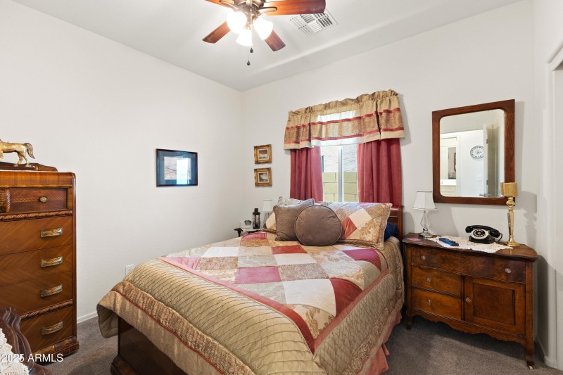 3655 N Astoria Dr-27