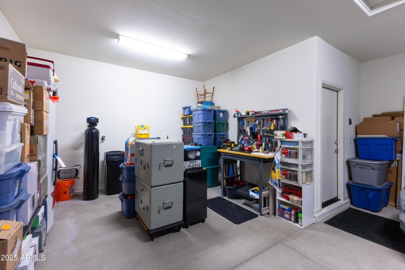 3655 N Astoria Dr-33