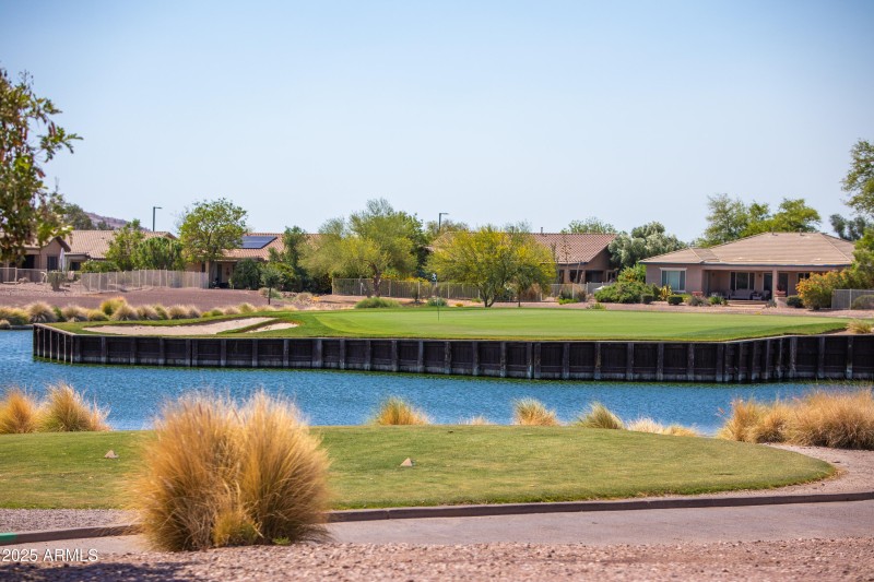 3655 N Astoria Dr-54