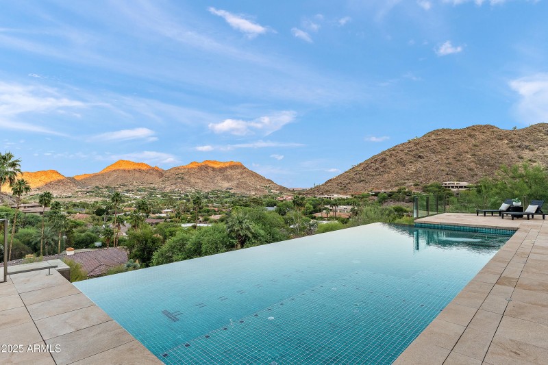 Pool / View