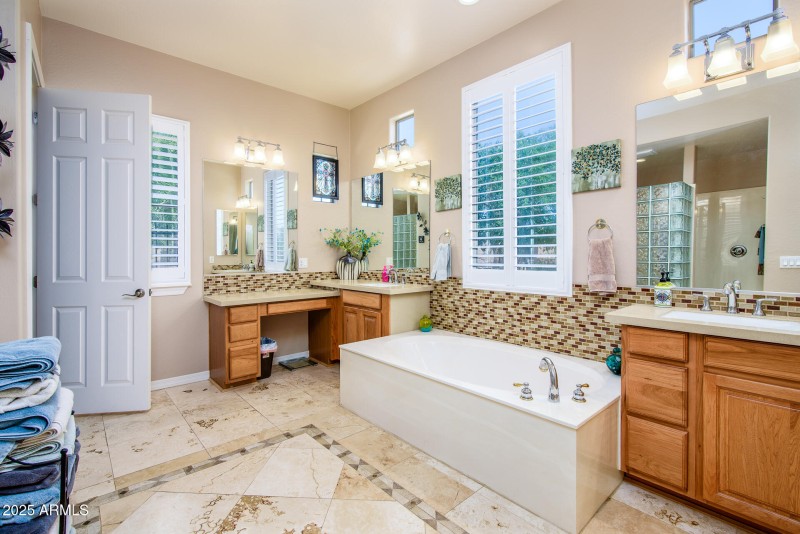 42293 Good Vibrations-8482-Edit