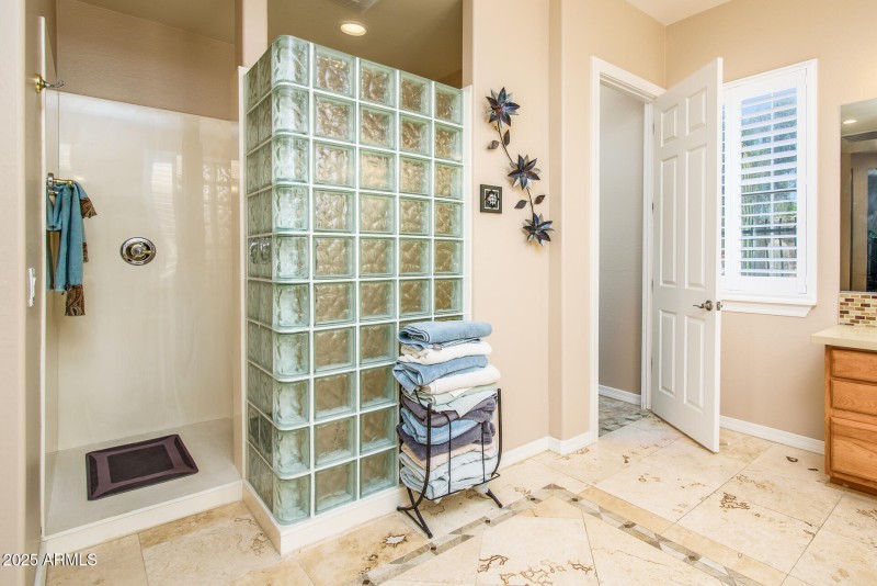 42293 Good Vibrations-8499-Edit