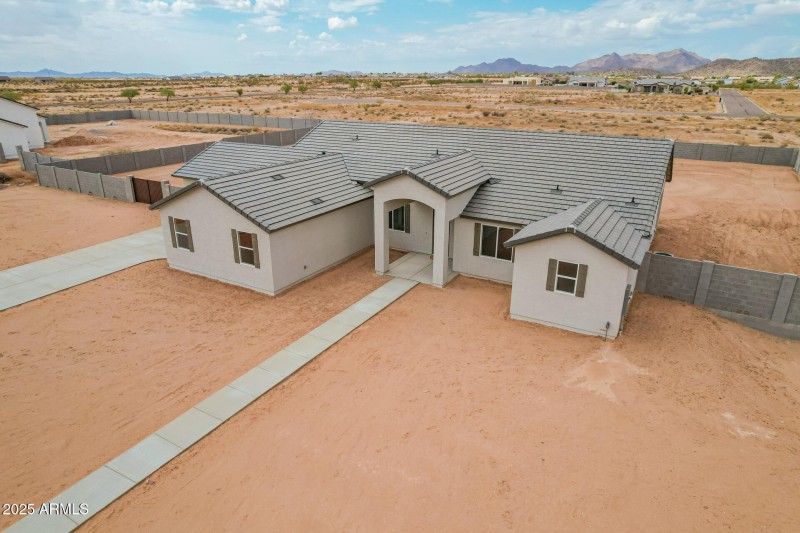 19 - Sandstone Drone