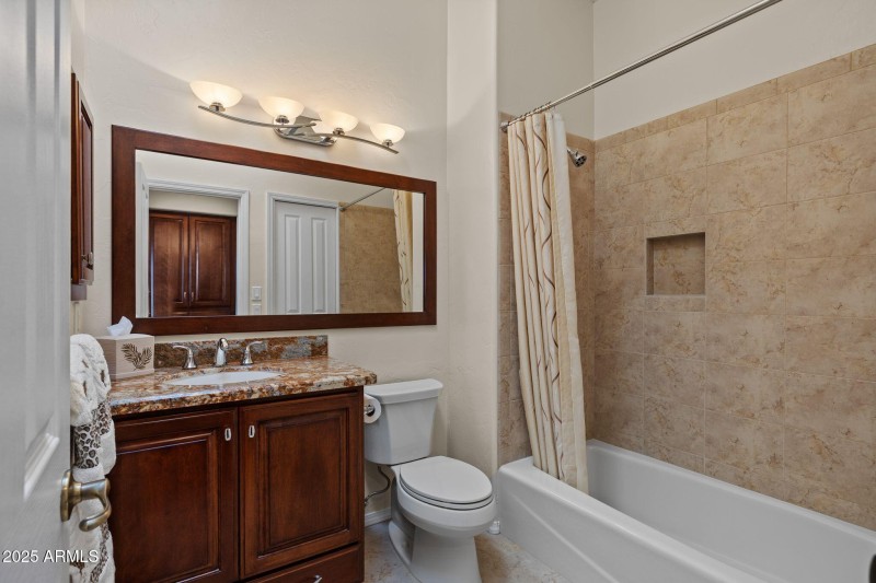 ENSUITE BATHROOM