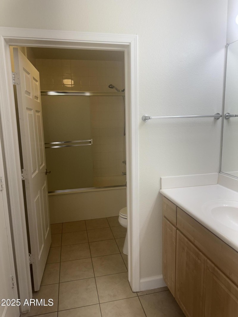 indian bend master bathroom