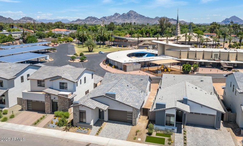 6727 N 9th Dr-large-007-006-6727 N 9th D