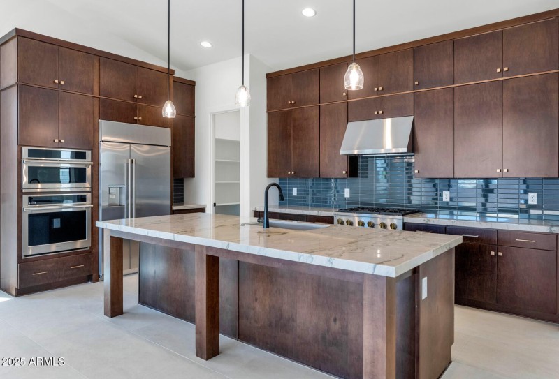 6727 N 9th Dr-large-019-009-6727 N 9th D