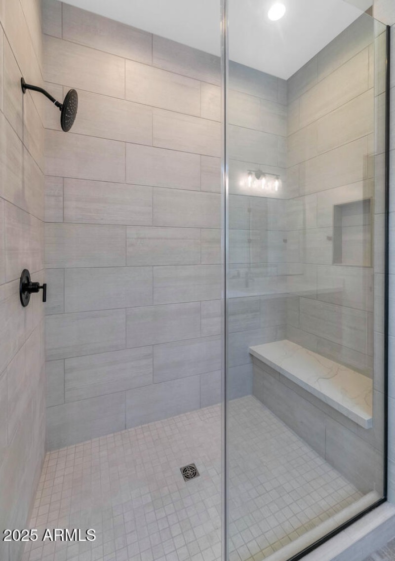 6727 N 9th Dr-large-029-018-6727 N 9th D