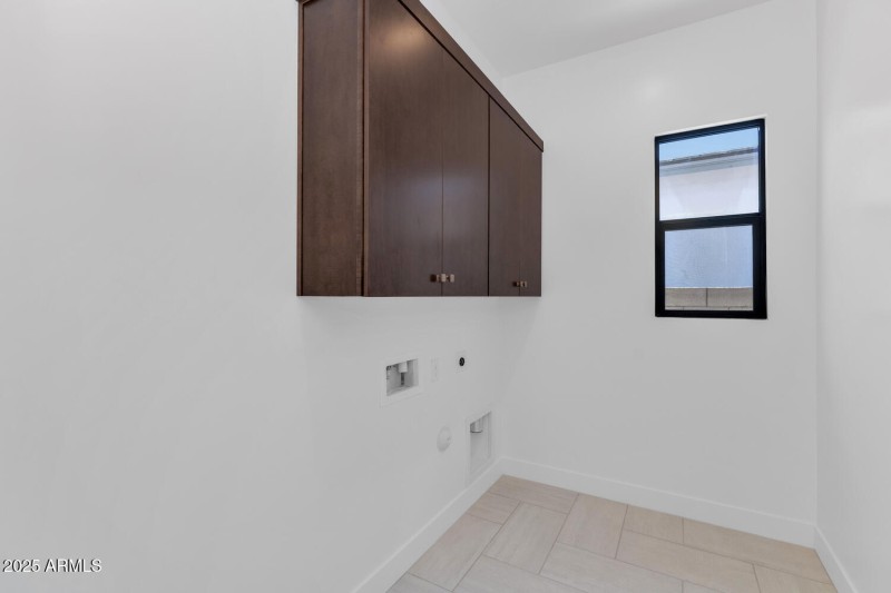 6727 N 9th Dr-large-039-026-6727 N 9th D