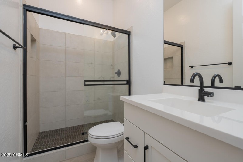 Tri Pointe Waterston Central 385 - Bathr