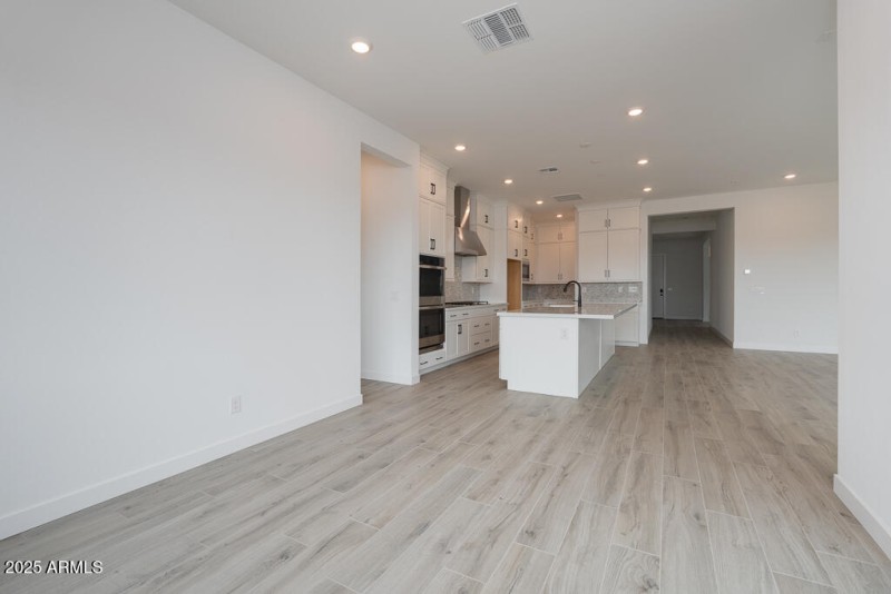 Tri Pointe Waterston Central 385 - Dinin