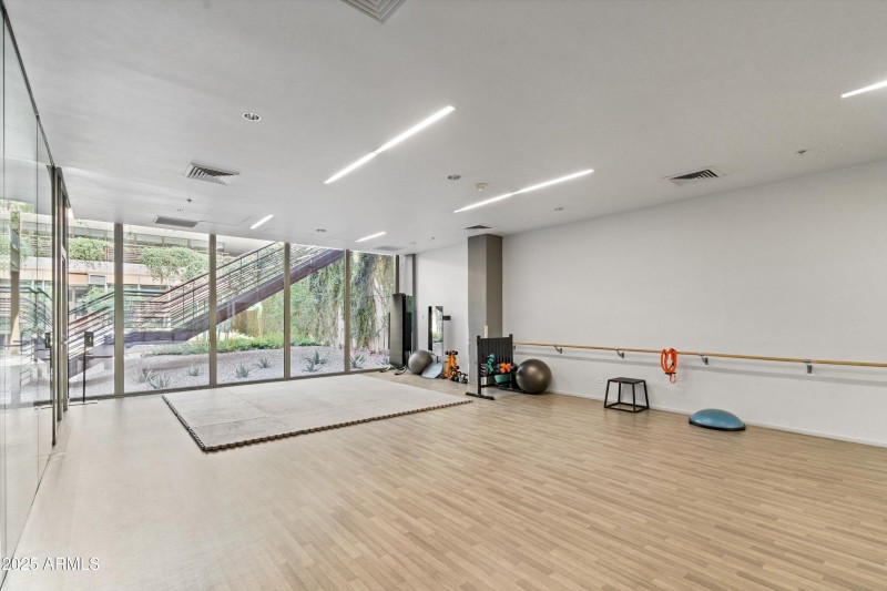 57-Yoga Room