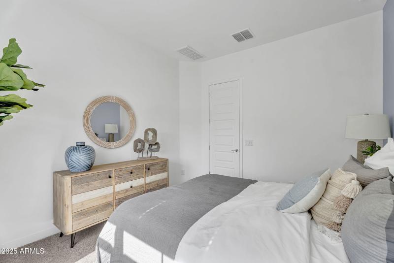 42-web-or-mls-21934 E lords Court-39