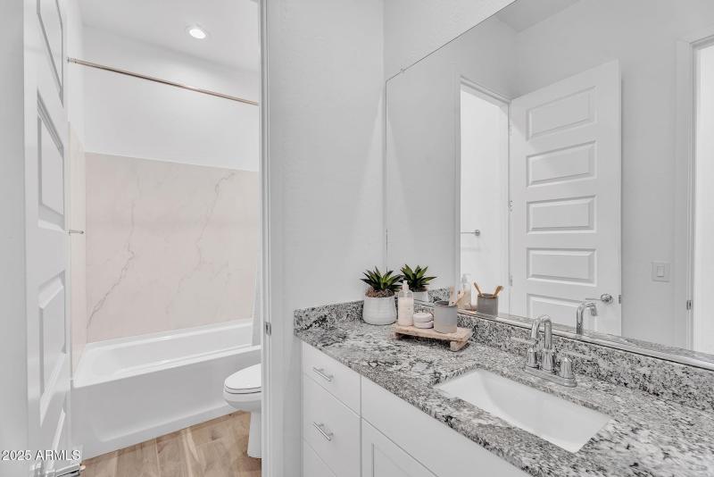 54-web-or-mls-21934 E lords Court-51