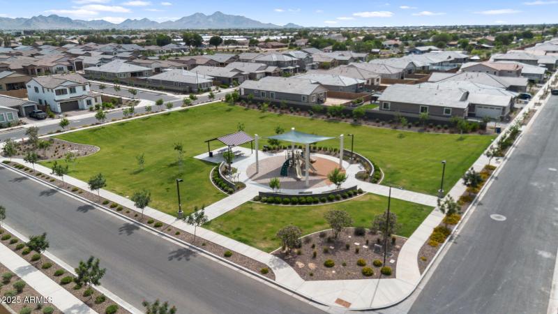 78-web-or-mls-21926 E Lords Ct Community