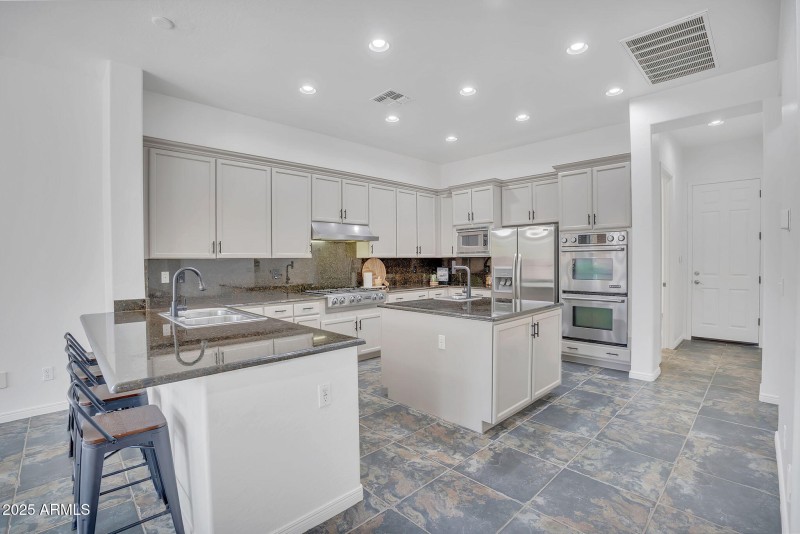 14-web-or-mls-4756 E Ironhorse Rd-14