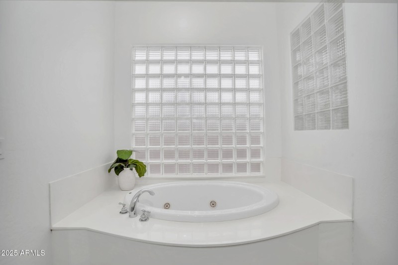 45-web-or-mls-4756 E Ironhorse Rd-45