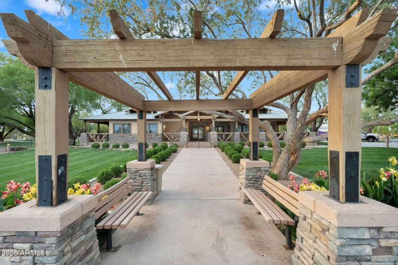 84-web-or-mls-4756 E Ironhorse Rd Commun