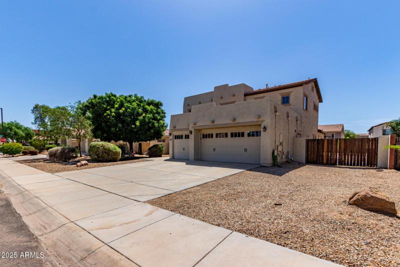 15683 W Minnezona Front 2